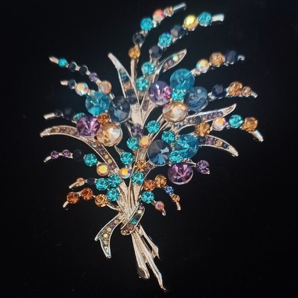 Source Unknown Jewelry - Gorgeous Multi Colored Rhinestone Brooch 3 Inches Long